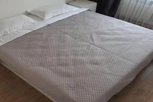 na rechke Esentayka Apartments, Almaty