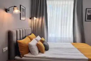 Fiesta Apartment on Franka 2BR-6P, Lvov