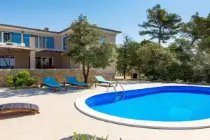 Stunning Home In Guest house, Rab