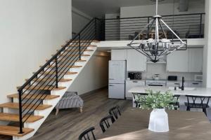 Main Street Farmhouse City Retreat by Hollyhock, Louisville