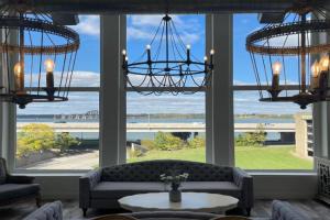 Bluegrass River View! Soak & Savor by Hollyhock Apartments, Louisville