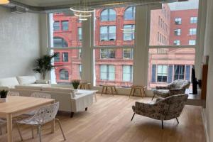 Lou-City Penthouse Suite! Savor Life with Hollyhock, Louisville