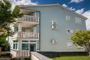 Apartments with parking space, Krk - 18880, Baska