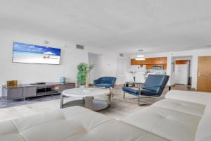 LUXURY 3 Bedrooms BRICKELL BAY APARTMENT, Miami