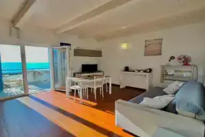 ALBA Suite-Rome airport FCO-Fronte mare Apartments