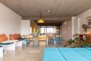 Spacious family flat near the beach (6-8 pers) Apartments, Koksijde