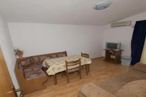 Apartment in with sea view, balcony, air conditioning, W-LAN 5052-4, Poljica