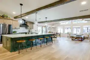 Stylish Hideaway with Hot Tub and Fire Pit! Guest house, Flagstaff