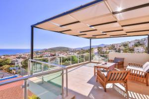 VILLA MYSTIC Private Pool-Garden & Sea Views in Central Location, Kalkan