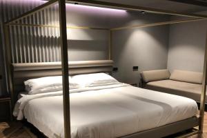 Materiaprima camere-rooms, Mantua