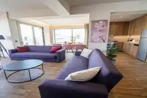 Luxury House - Center - Sleeps 8, Hersonissos