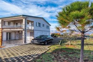 1 Bedroom Lovely Apartment In, Razanac