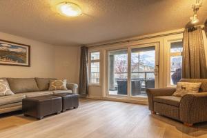 Mountain View One Bedroom Vacation Suite - WindTower 119, Canmore