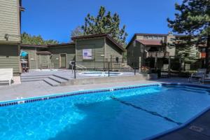 Mammoth Sierra Townhome Apartments, Mammoth Lakes