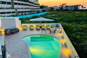 White&Blue Beachfront Luxury Suite Apartments, Ixia