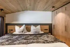 Chaleo Apartments, Soell