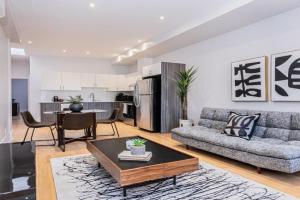 New classy 2 bedroom apartment in Le Plateau by DenStays, Laval
