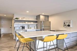 Walk to Main St! Modern Unit 7 Mi to Slopes Apartments, Frisco