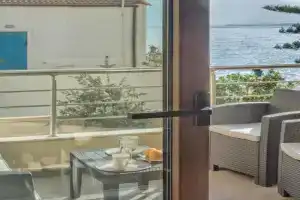 SUNRISE Spacious Apartment With 3 Bedrooms & 3 Bathrooms -Near to Chania, Kolymbari
