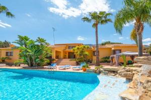 Villa with private pool and tennis court 150 metres from the sea-Villa el Olivo, Denia