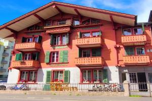 Waldeg 4 Historic House - Holiday Apartment, Interlaken