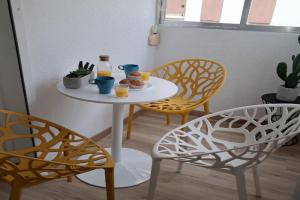 TrendyHomes El Puerto de Almería, próximo Playa y Centro,3 HAB, Espacioso, Familias, Wifi Apartments, Almeria