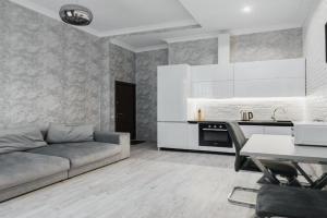 City Center Deribasovskaya street apartment, Odessa