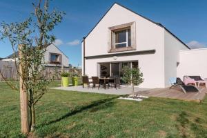 Carnac : Maison 4 pièces avec Wifi et Parking, 8 personnes - FR-1-477-197 Villa, Carnac