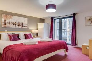 Arcadian City Centre Apartments with Balcony, Birmingham