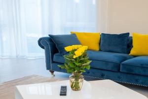 Luxurious Blue&Yellow Apartment in Center, Kaunas
