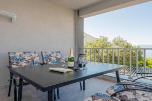 Amazing Apartment In With Wifi, Gradac