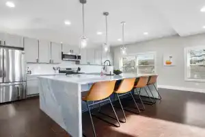Family Friendly New Luxury Home Centrally located Guest house, Atlanta