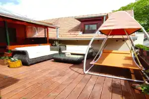 Tina Apartman, Szentendre