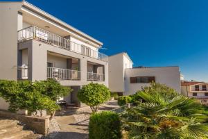Apartments Color, Podaca