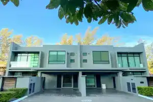 LAVANYA Private Pool Villa Residence 2 Floors @ Pantai Cenang., Pantai Tengah