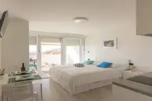 Apartments Nona Draga, Comisa