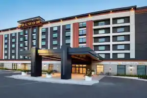 Bloom, Tapestry Collection By Hilton Hotel, Mississauga