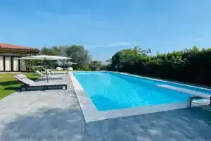 Villa con vista lago e piscina, Moniga