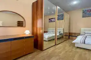 One bedroom right near metro Olympiyska, Kiev