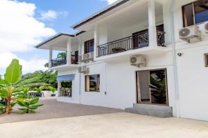 Mount Simpson 2-Beds Sleeps 4 5 mins to Beach Apartments, Bel Ombre