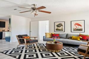Charming East Side Bungalow Guest house, Austin