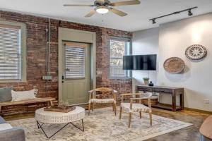 Hidden-Gem 2B Towhhouse in Springfield Close to DT and Stadium!, Jacksonville