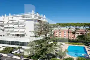 Homiday - Residence Prestige Apartments, Pineto