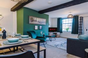 Charming 1-bed house in by 53 Degrees Property, Ideal for Couples & Business, Amazing Location - Sleeps 4, Chester