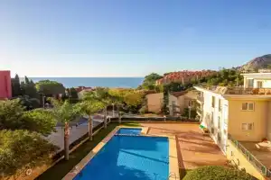 3 Bedroom Stunning Apartment In, Calpe