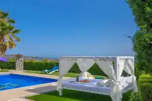 Villa Elvira by Ruralidays, Torrox