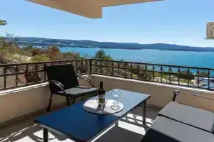 Amazing Apartment In With Wifi, Komarna