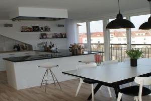 Lyxig vindsvåning nära slott och havet Apartments, Kalmar