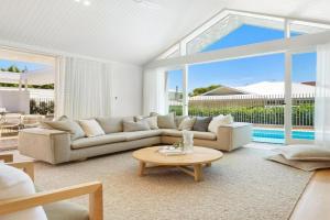 Aroha - beachside luxury home with private pool Guest house, Byron Bay