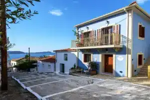 Blue Sky House, Pylos